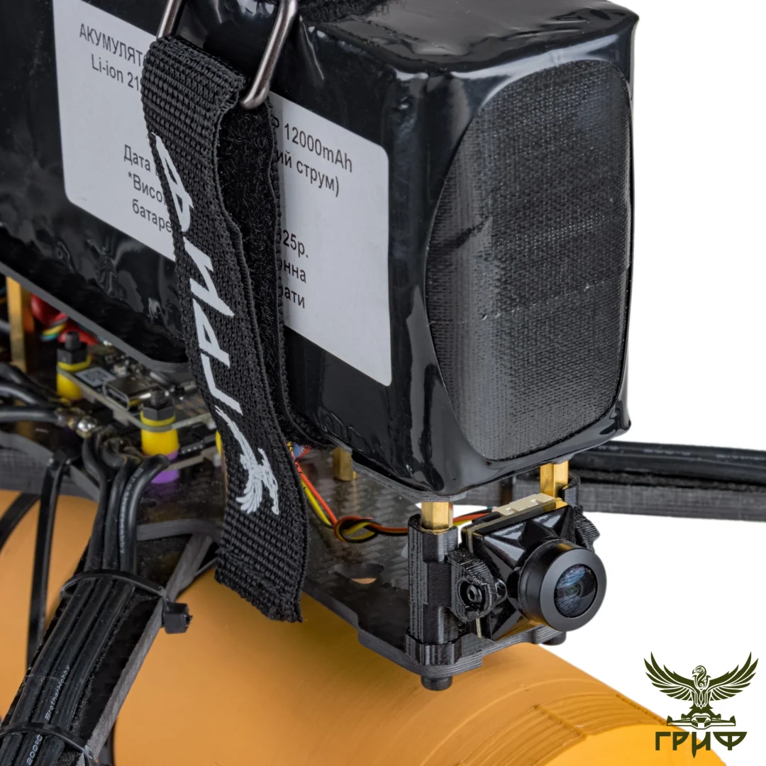ФПВ Гриф 10 (на карбоновій рамі) акумулятор крупним планом